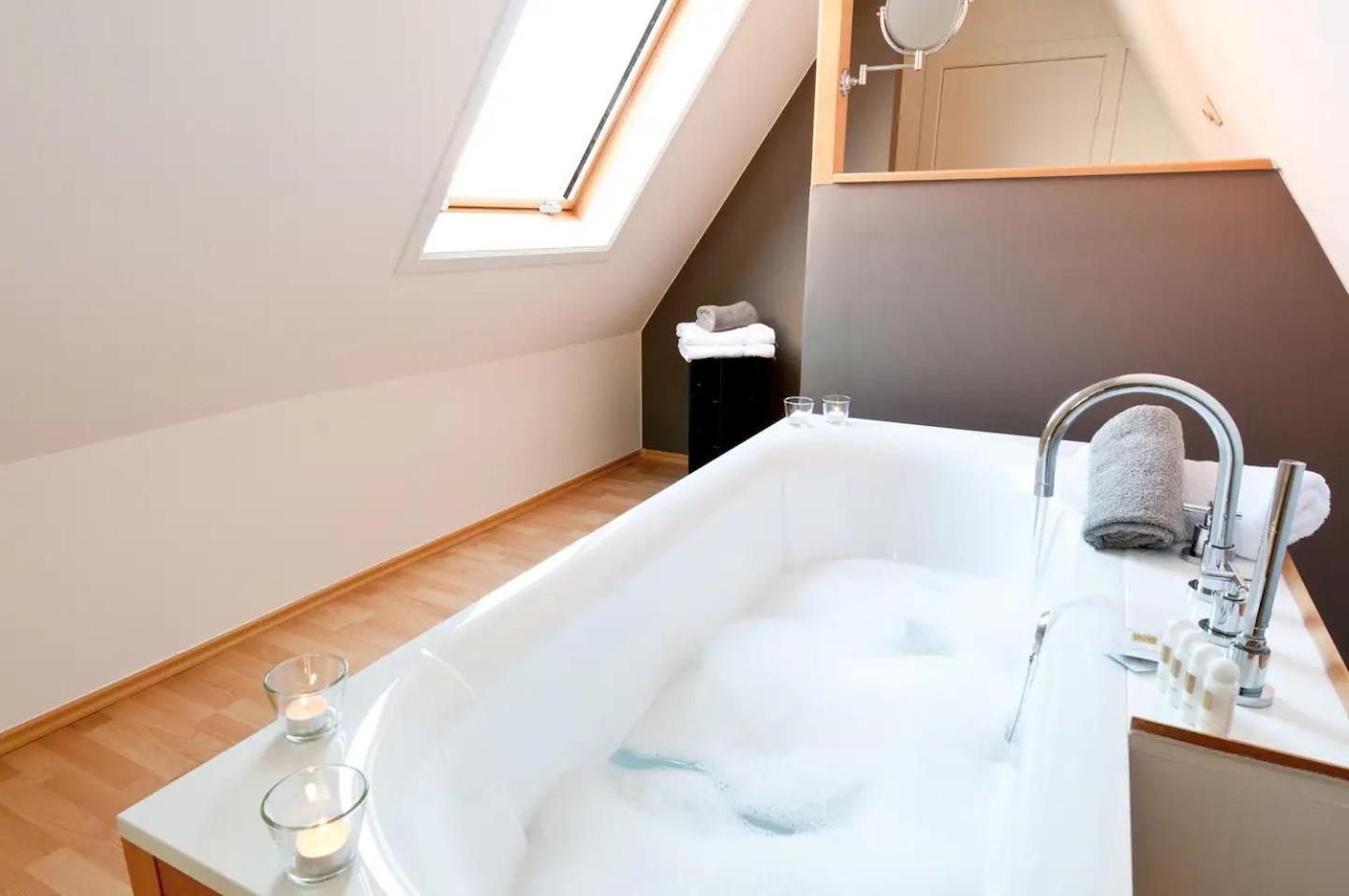 Brugse Charme Huis Met Tuin Aan Het Water 8P Bruges Esterno foto